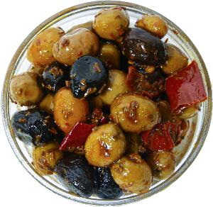 Olives vertes et noires pimentées 250g 